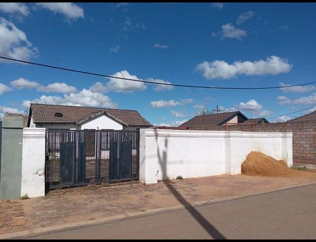 3 BEDROOM HOUSE FOR SALE IN PROTEA GLEN